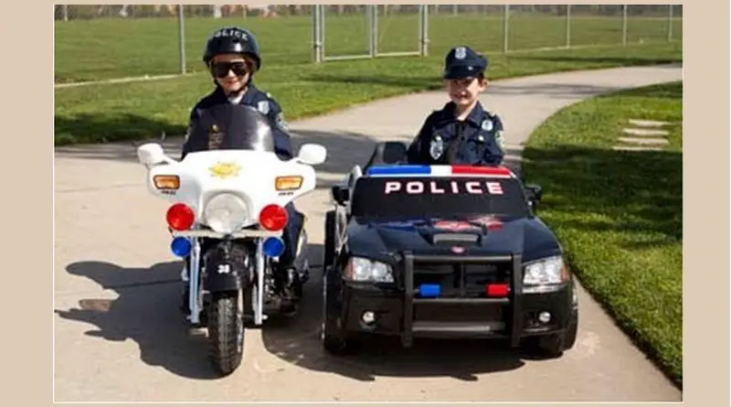kids ride on police motorcycle